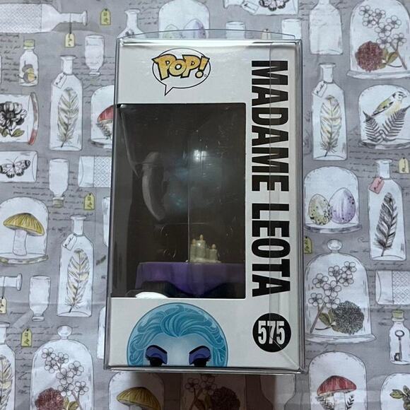 Funko pop madame leota Glow in the Dark Exclusive - Picture 7 of 7